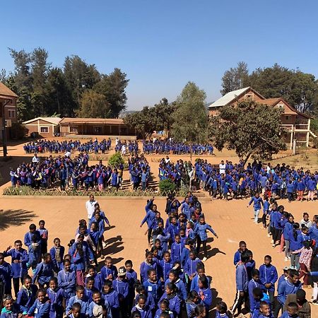 Апартаменти Lycee Picot De Cloriviere Dont Les Revenus Financent L'Education Des Eleves Анцирабе Екстер'єр фото